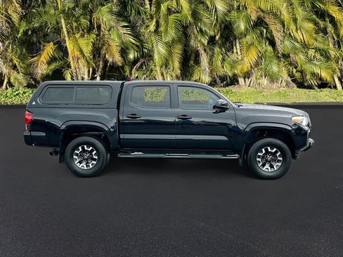 Used 2022 Toyota Tacoma SR AWD/4WD image 3