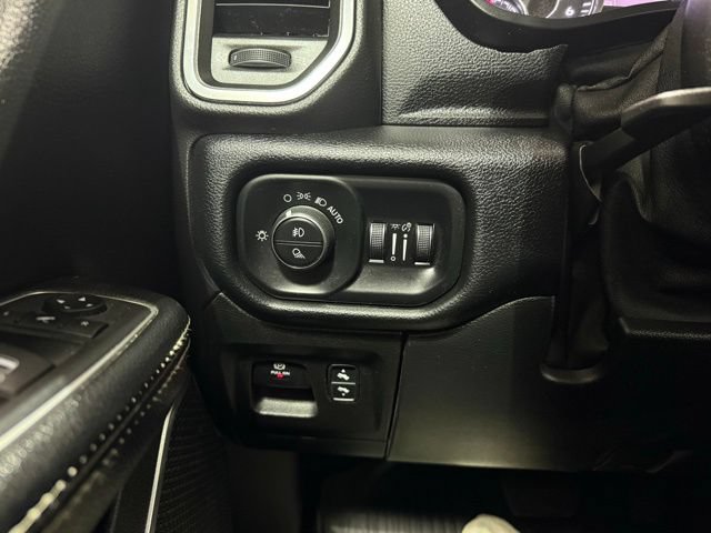 Used 2022 RAM 1500 Laramie AWD/4WD image 16