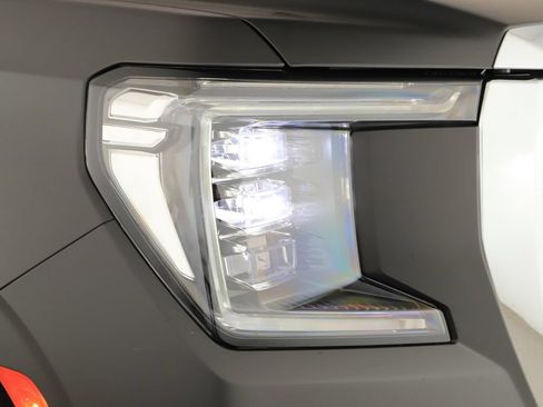 Used 2022 GMC Yukon SLE w/ Gmc Pro Safety Plus Package RWD image 36