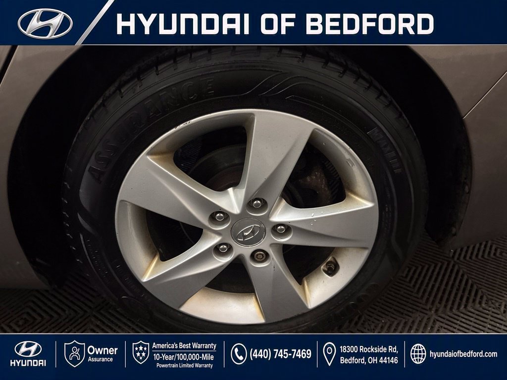 Used 2013 Hyundai Elantra GLS w/ Preferred Pkg FWD image 29