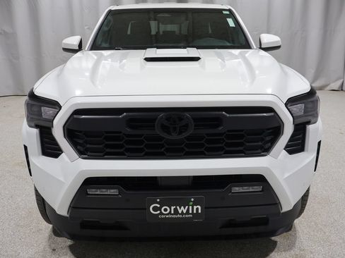 Used 2026 Toyota Tacoma TRD Sport w/ TRD Sport Upgrade Package AWD/4WD image 7