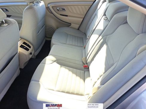 Used 2017 Ford Taurus SE image 9