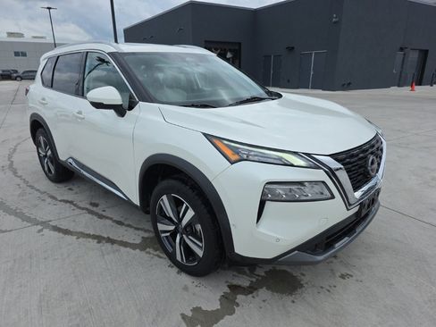 Used 2023 Nissan Rogue SL w/ SL Premium Package image 7