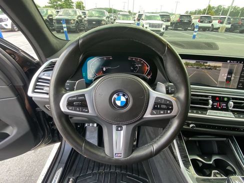 Used 2022 BMW X7 xDrive40i w/ M Sport Package AWD/4WD image 13