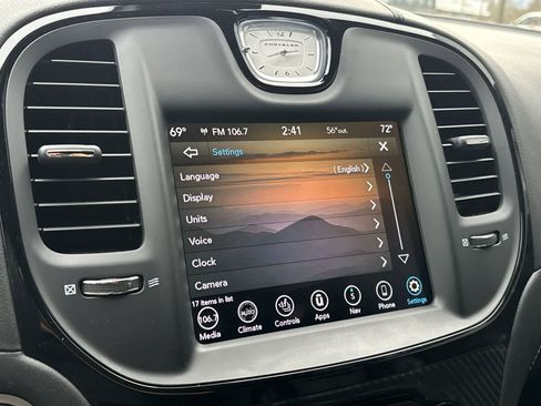 Used 2023 Chrysler 300 C image 21