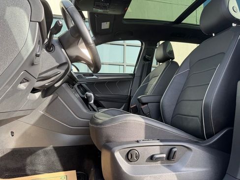 Used 2022 Volkswagen Tiguan SEL R-Line image 8