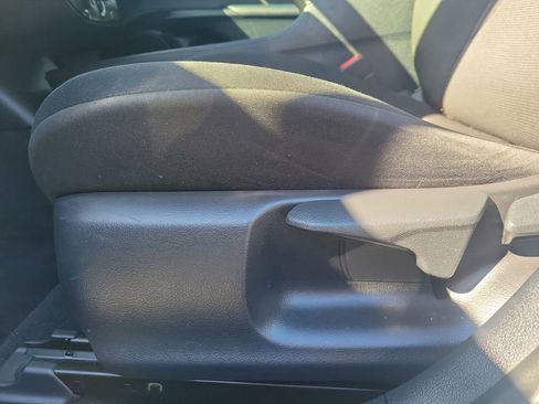 Used 2022 Toyota Prius L Eco image 22