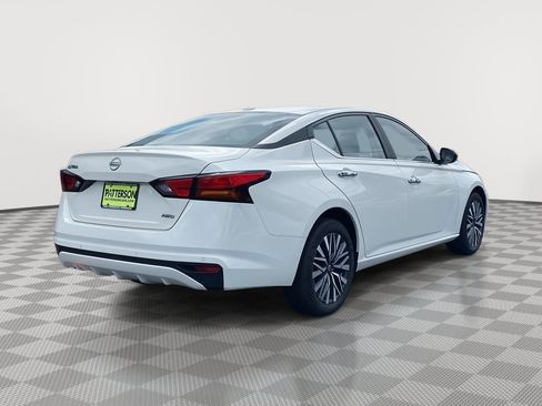 Used 2025 Nissan Altima 2.5 SV AWD/4WD image 5