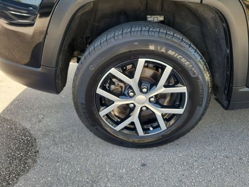 Used 2024 Jeep Grand Cherokee Limited RWD image 31