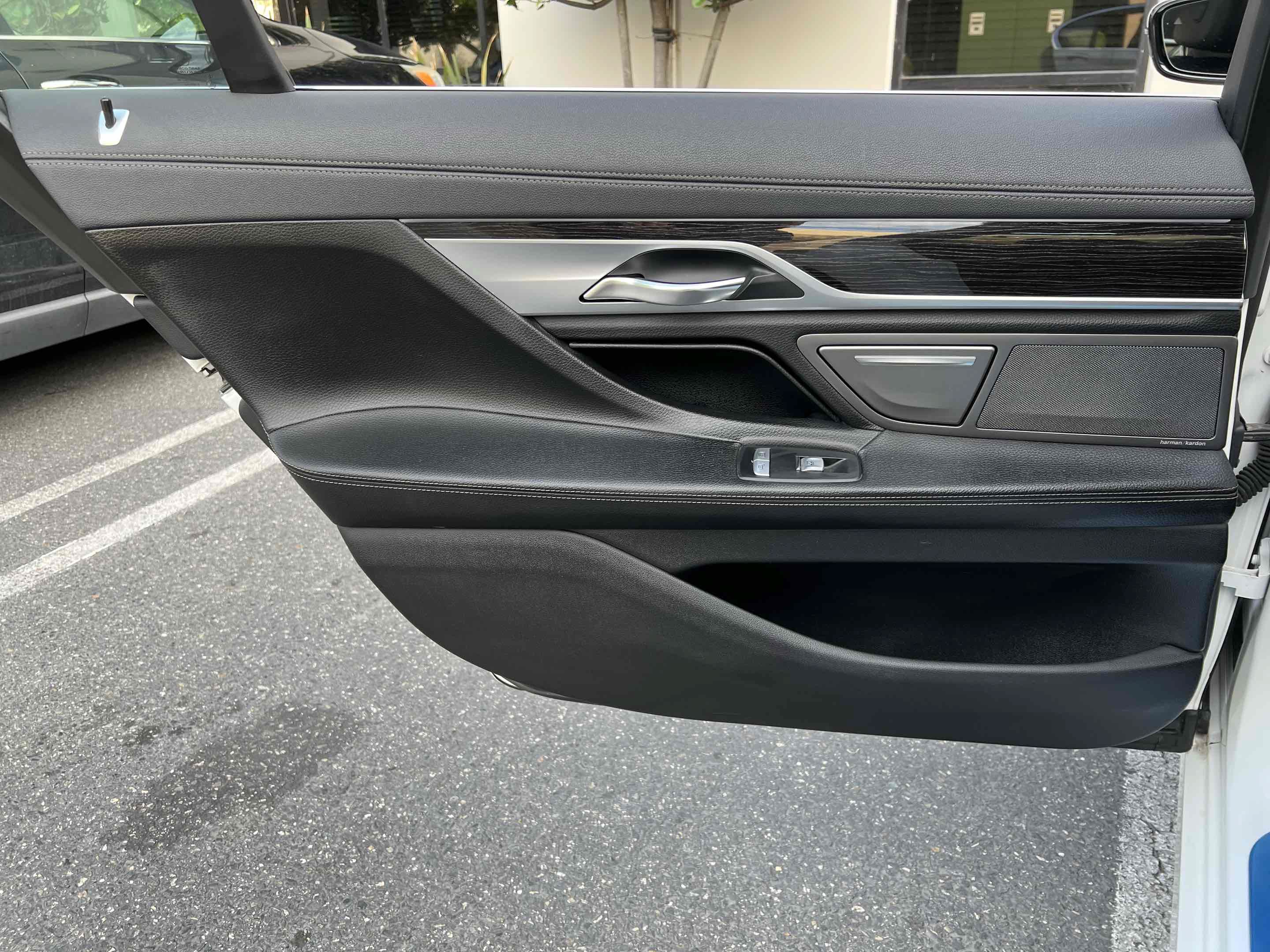 Used 2018 BMW 740e xDrive AWD/4WD image 81