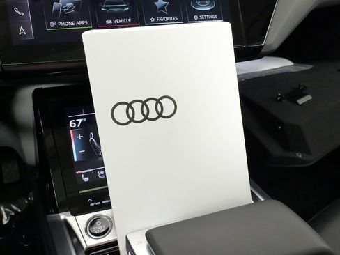 Used 2024 Audi Q8 e-tron Premium Plus w/ Premium Plus Package image 64