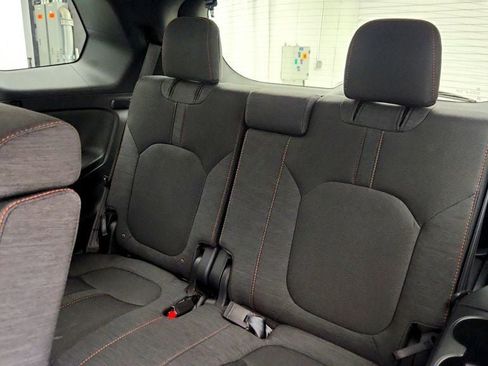 Used 2025 Honda Pilot Sport image 21