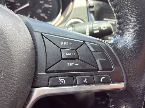 Used 2019 Nissan Rogue SV AWD/4WD image 36