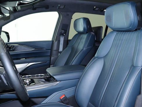 Certified 2025 Cadillac Escalade IQ Sport 2 w/ LPO, ONYX Package AWD/4WD image 25