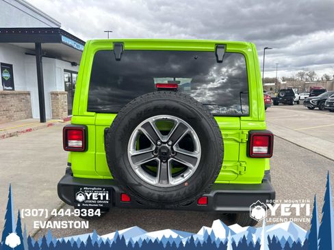 Used 2021 Jeep Wrangler Unlimited Sahara w/ Uconnect 4C Nav & Sound Group AWD/4WD image 4