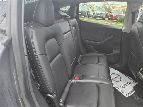 Used 2020 Tesla Model Y Long Range image 17