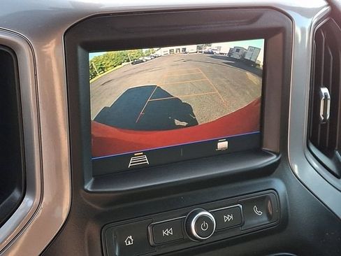 Used 2020 Chevrolet Silverado 1500 Custom w/ Custom Value Package AWD/4WD image 4