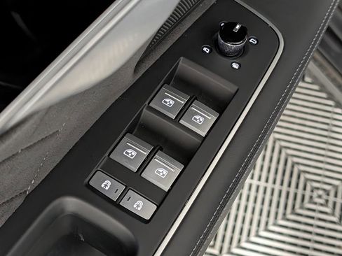 Used 2023 Audi S8 image 25