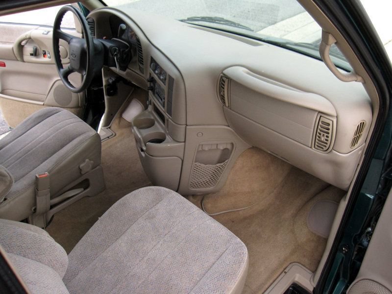 Used 1998 Chevrolet Astro AWD Passenger image 25
