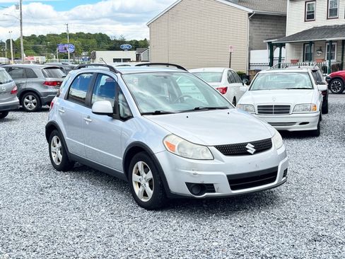 Used 2012 Suzuki SX4 AWD Hatchback image 3