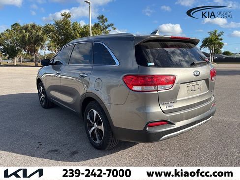 Used 2016 Kia Sorento EX image 4
