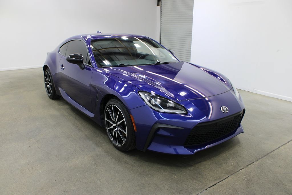 Used 2023 Toyota GR86 RWD image 6