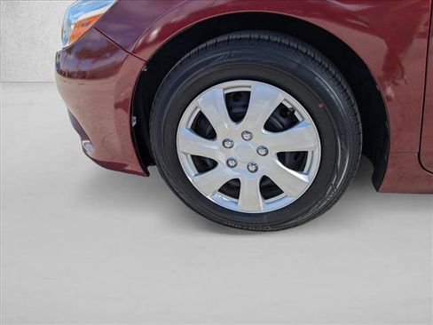 Used 2017 Toyota Camry LE image 22