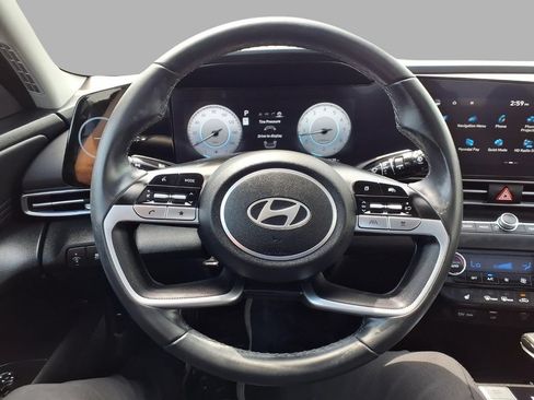 Used 2024 Hyundai Elantra SEL w/ Convenience Package FWD image 16