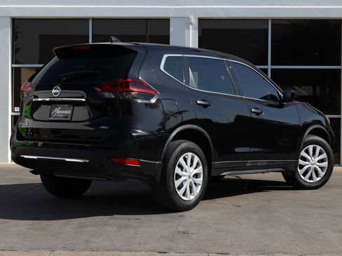 Used 2019 Nissan Rogue S AWD/4WD image 8