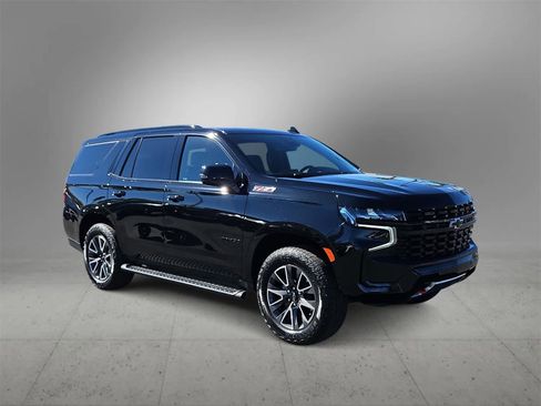 Used 2024 Chevrolet Tahoe Z71 w/ Luxury Package image 2