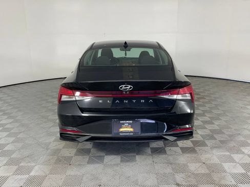 Used 2021 Hyundai Elantra SEL w/ Convenience + Premium Package FWD image 15