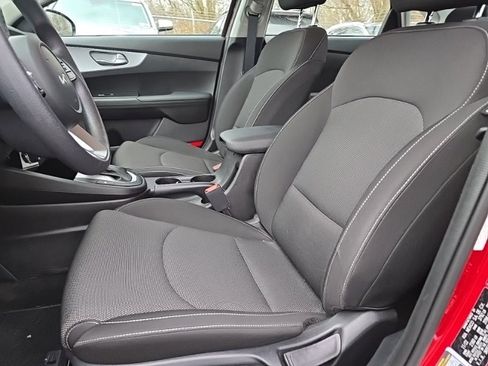 Used 2023 Kia Forte LXS w/ LXS Technology Package image 10
