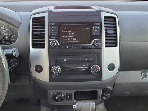 Used 2016 Nissan Frontier SV image 14