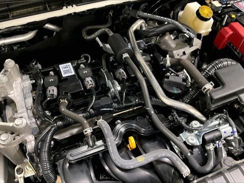 Used 2025 Nissan Kicks SR AWD/4WD image 31