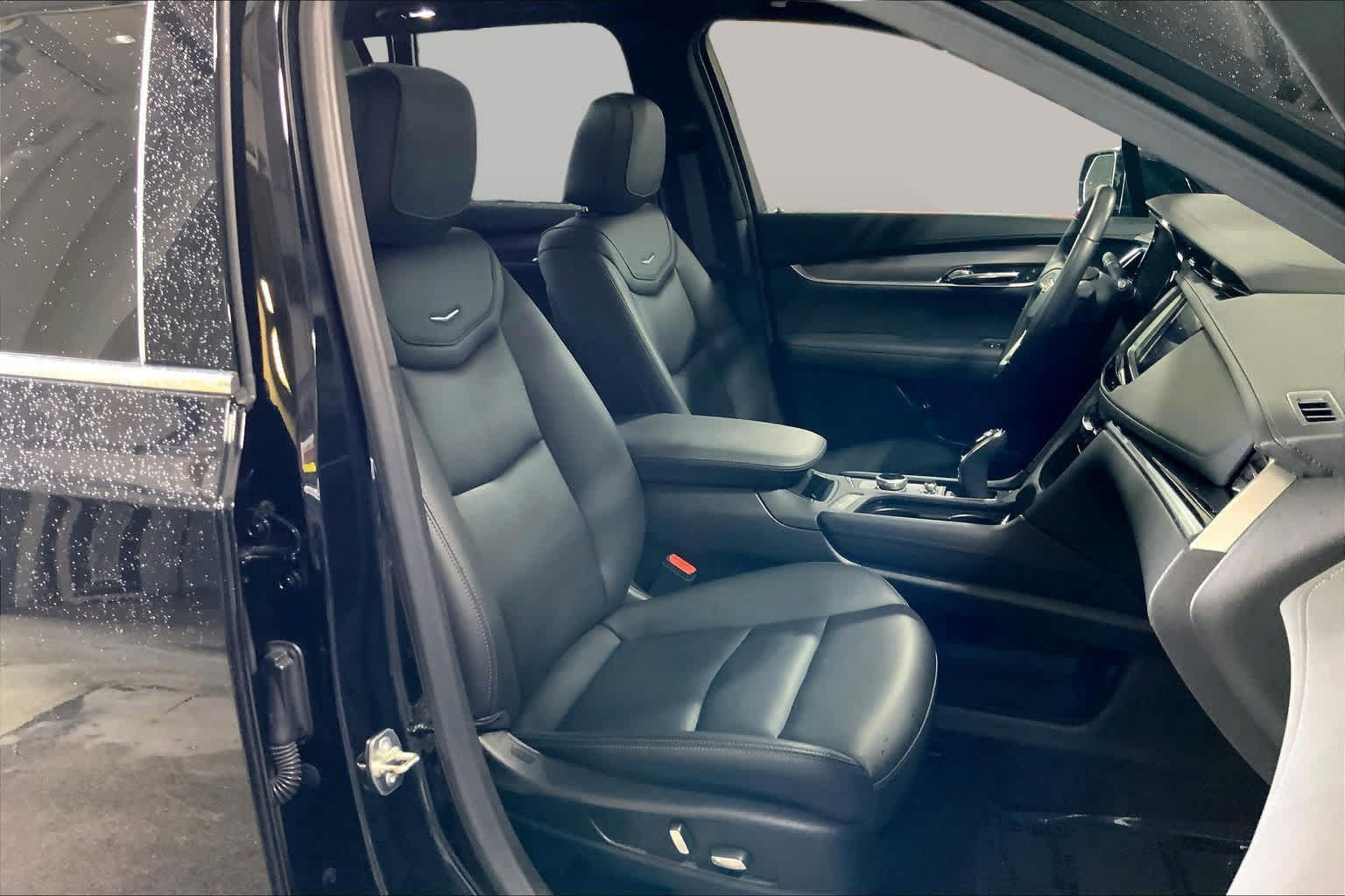 Used 2024 Cadillac XT6 Luxury FWD image 9