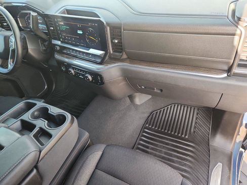 Used 2024 Chevrolet Silverado 1500 LT AWD/4WD image 27