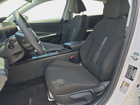 Used 2024 Hyundai Elantra SEL FWD image 15