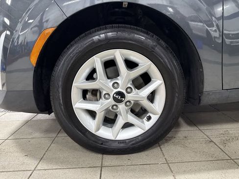 Used 2023 Kia Soul LX w/ LX Technology Package FWD image 10