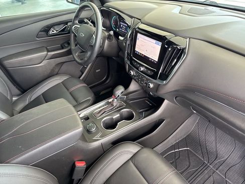 Used 2023 Chevrolet Traverse RS image 22