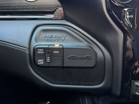 Used 2024 RAM 2500 Limited image 24