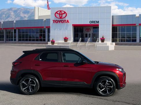 Used 2022 Chevrolet TrailBlazer RS w/ Technology Package AWD/4WD image 3