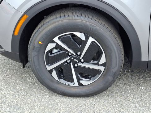 New 2025 Kia Sportage LX image 5