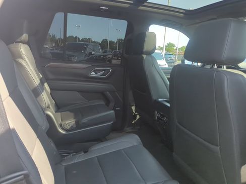 Certified 2022 Chevrolet Tahoe LT w/ Luxury Package AWD/4WD image 16