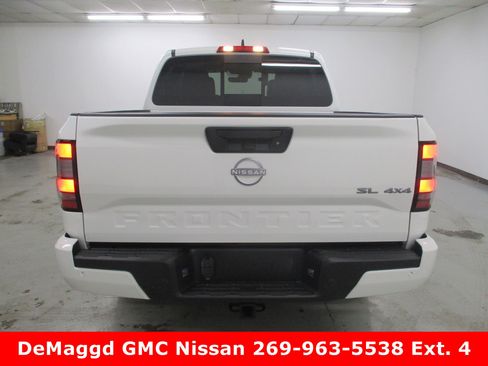 New 2025 Nissan Frontier SL image 4