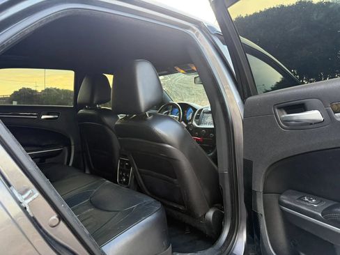 Used 2013 Chrysler 300 C RWD image 11