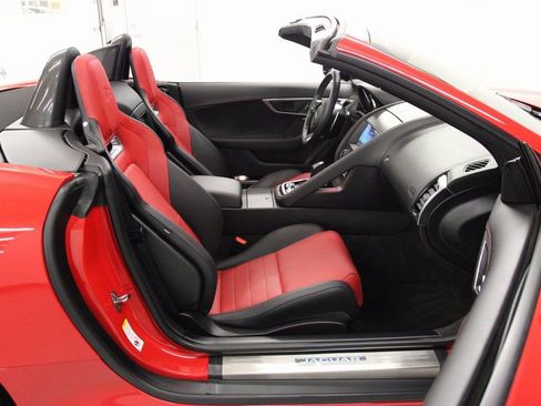 Used 2020 Jaguar F-TYPE R image 22