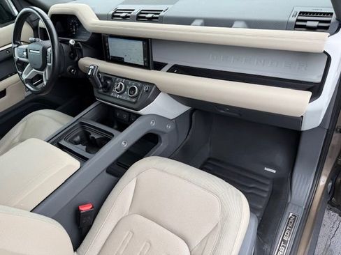 Used 2020 Land Rover Defender 110 First Edition image 14