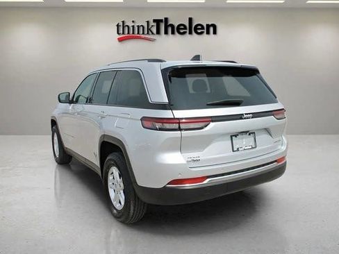 Used 2023 Jeep Grand Cherokee Laredo image 9