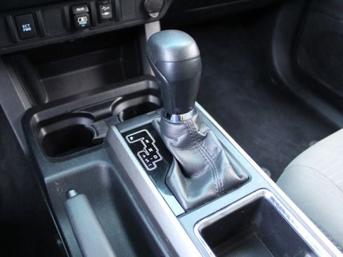 Used 2018 Toyota Tacoma SR5 image 16