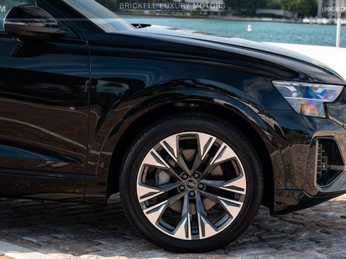 Used 2025 Audi Q8 Prestige image 48